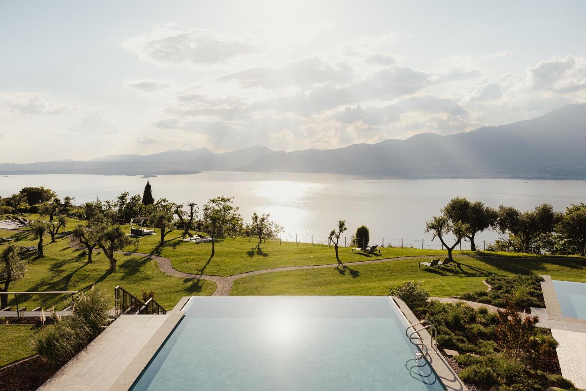 Hotel Cape Of Senses Torri Del Benaco Exterior foto