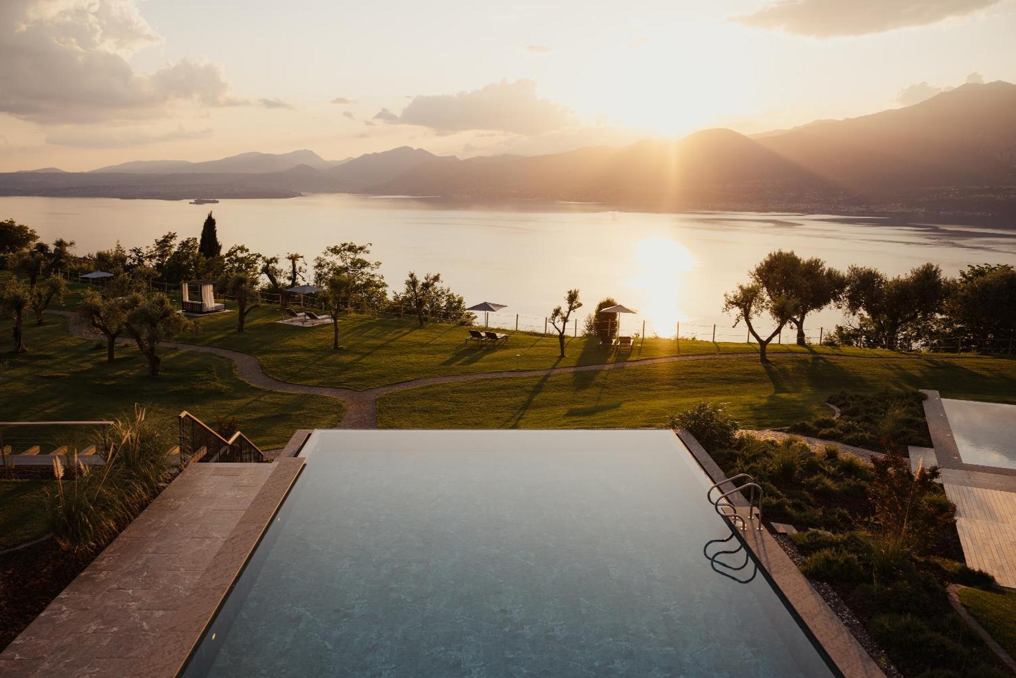 Hotel Cape Of Senses Torri Del Benaco Exterior foto